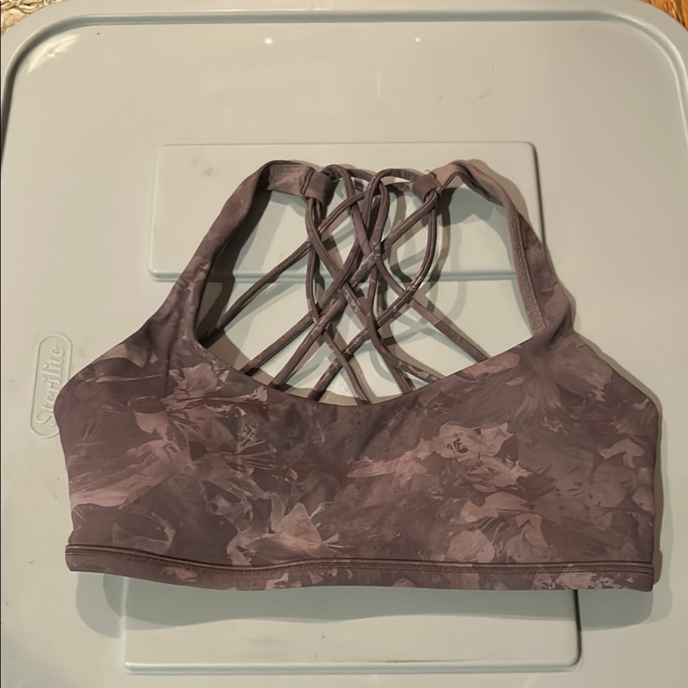 Lululemon sports bra